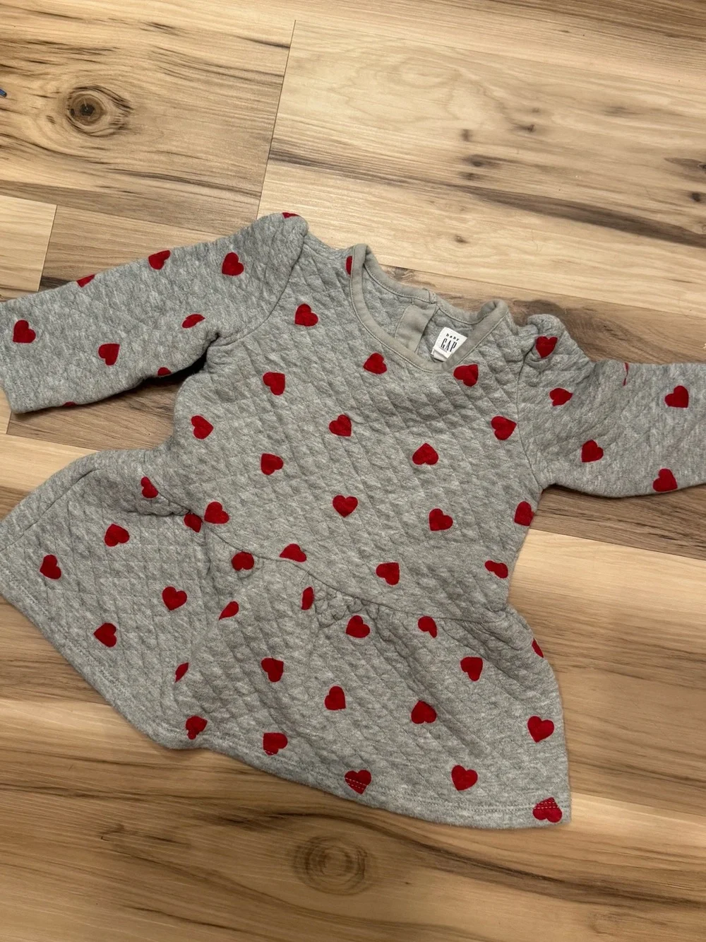 Baby GAP Gray Quilted Peplum Top with Red Heart Print 18-24 mo toddler
